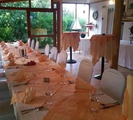 Pansion Stones בית אירוח *