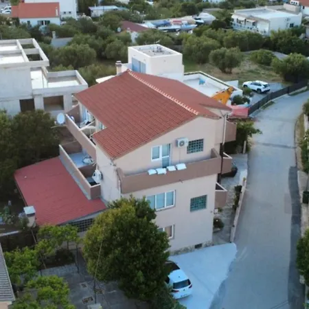Pansion Stones Δωμάτια σε οικογενειακή κατοικία Μούρτερ